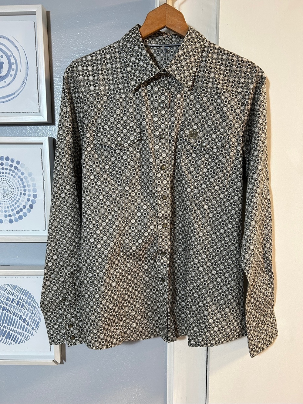 NWT Cinch Womens Olive Green Black and White Patterned Shirt Size L